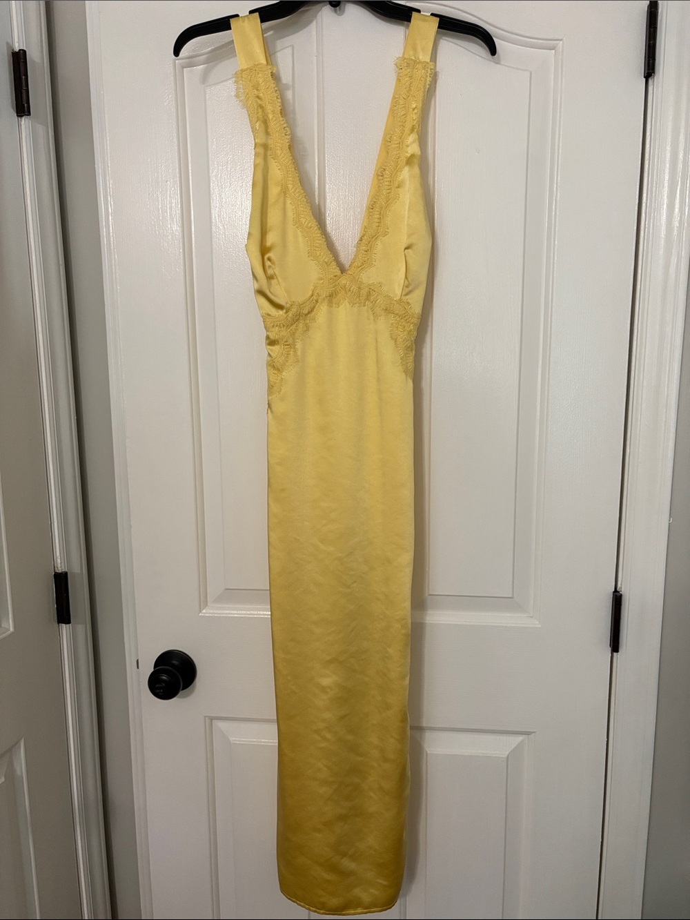 Yellow satin midi dress - Picture 3 of 5